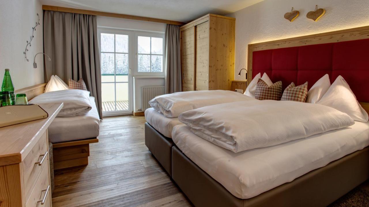 Hotel Garni - Restaurant Kaminstube Sankt Anton am Arlberg Buitenkant foto