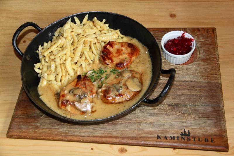 Hotel Garni - Restaurant Kaminstube Sankt Anton am Arlberg Buitenkant foto