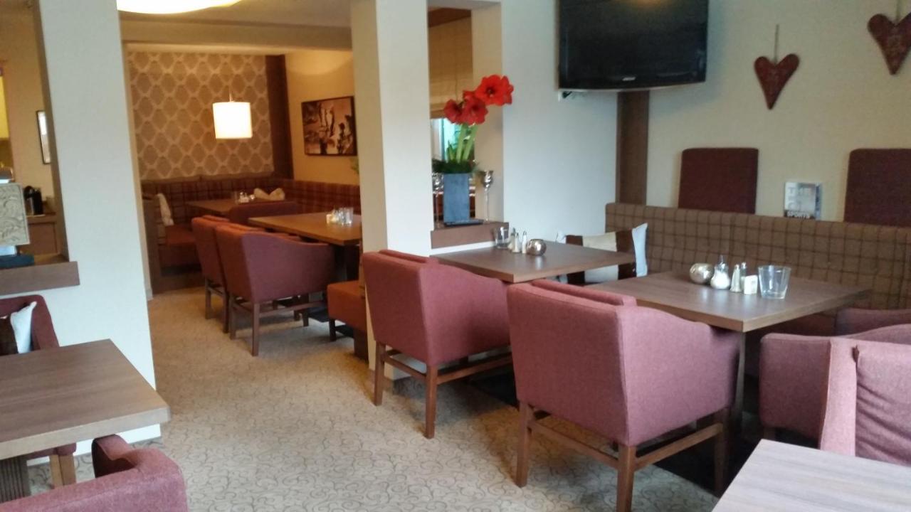Hotel Garni - Restaurant Kaminstube Sankt Anton am Arlberg Buitenkant foto
