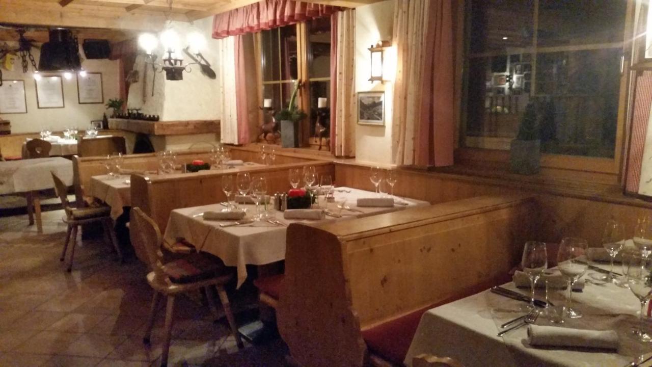 Hotel Garni - Restaurant Kaminstube Sankt Anton am Arlberg Buitenkant foto
