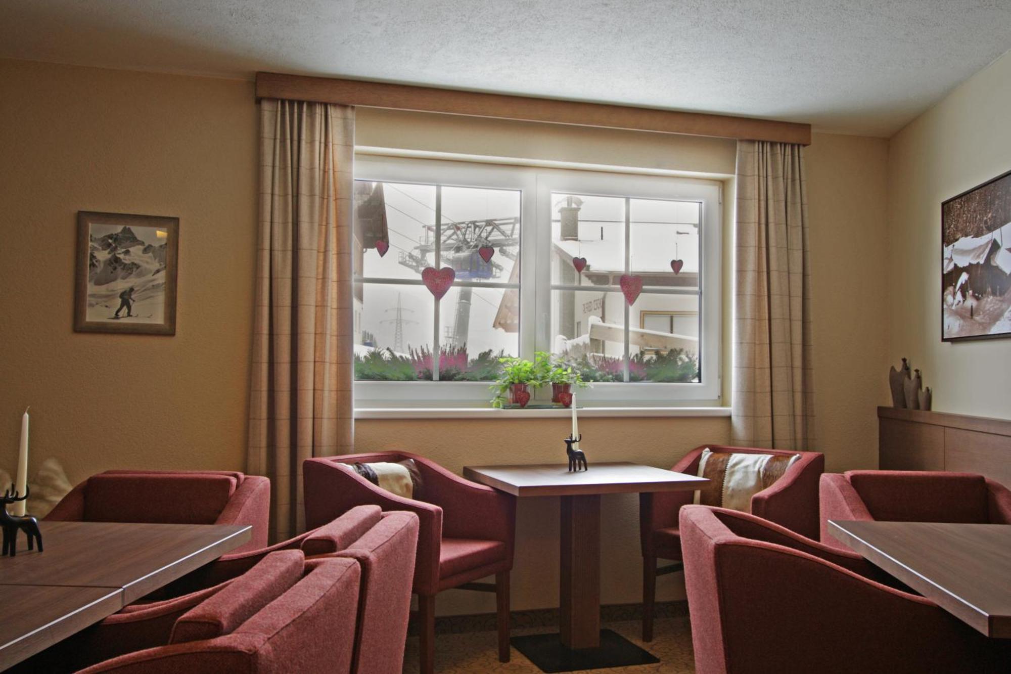 Hotel Garni - Restaurant Kaminstube Sankt Anton am Arlberg Buitenkant foto