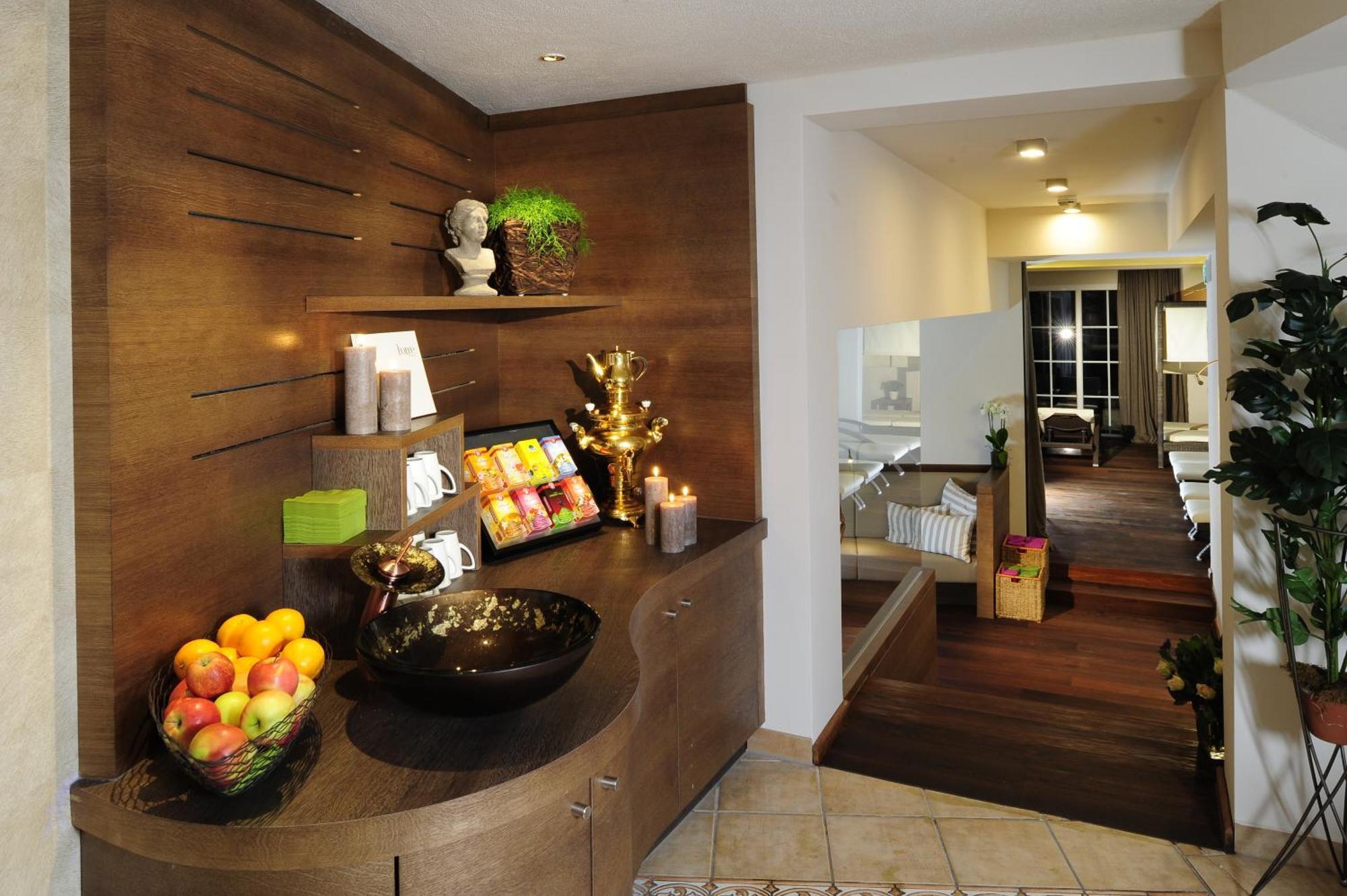 Hotel Garni - Restaurant Kaminstube Sankt Anton am Arlberg Buitenkant foto