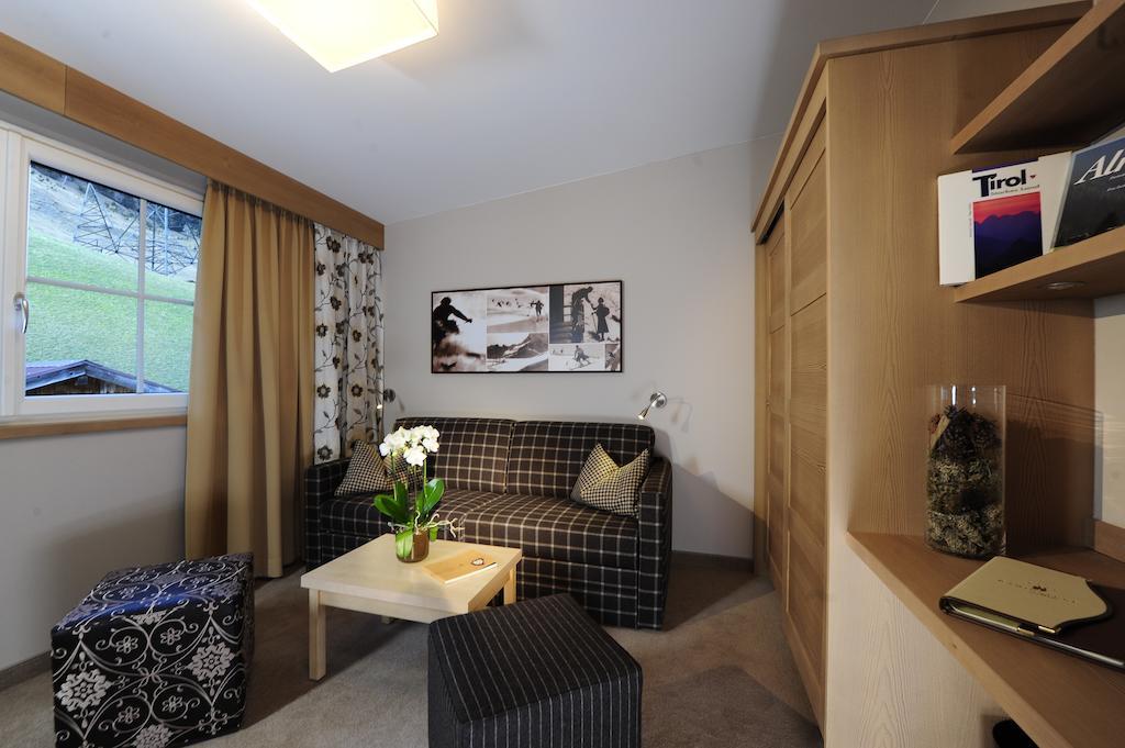 Hotel Garni - Restaurant Kaminstube Sankt Anton am Arlberg Kamer foto