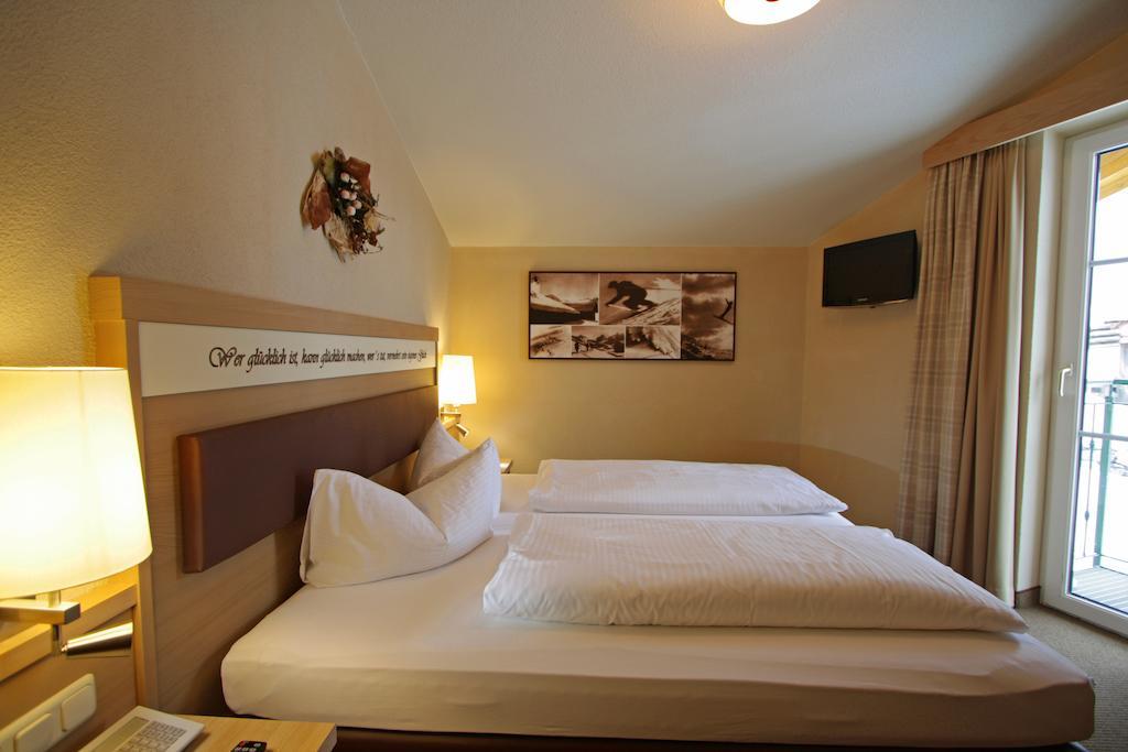 Hotel Garni - Restaurant Kaminstube Sankt Anton am Arlberg Kamer foto