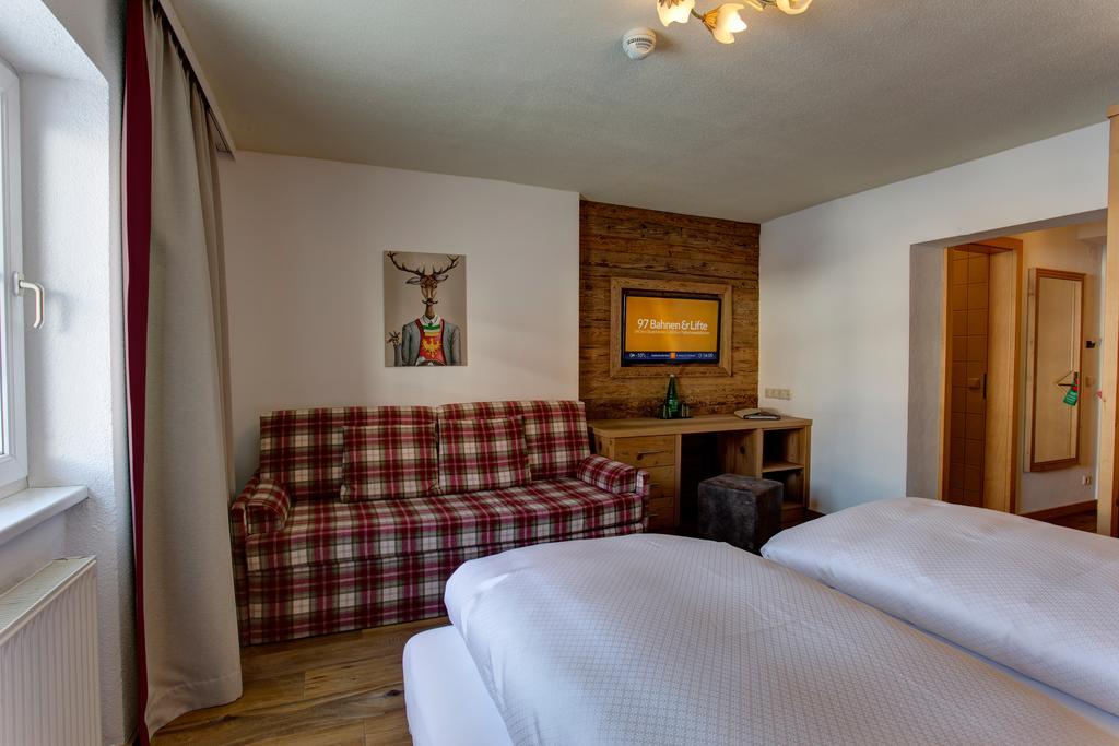 Hotel Garni - Restaurant Kaminstube Sankt Anton am Arlberg Buitenkant foto