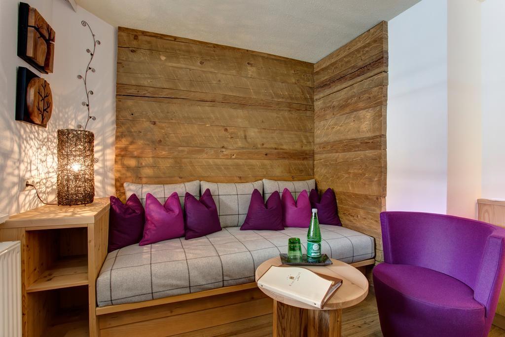 Hotel Garni - Restaurant Kaminstube Sankt Anton am Arlberg Kamer foto